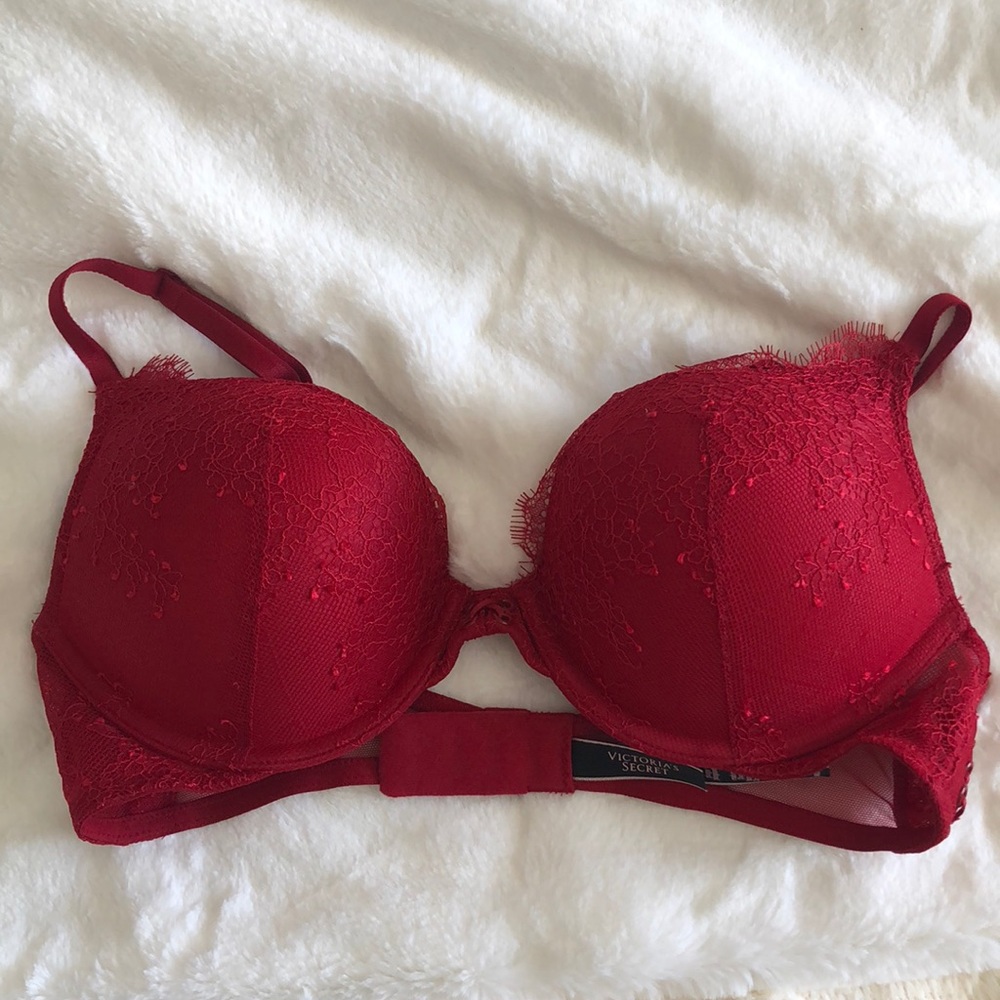 Victoria’s Secret Bombshell Add 2 cups Push Up Bra